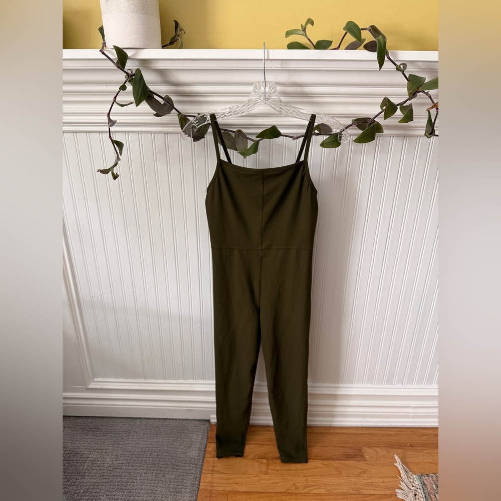 Old Navy Active PowerSoft Go-Dry Jumpsuit - Small Petite